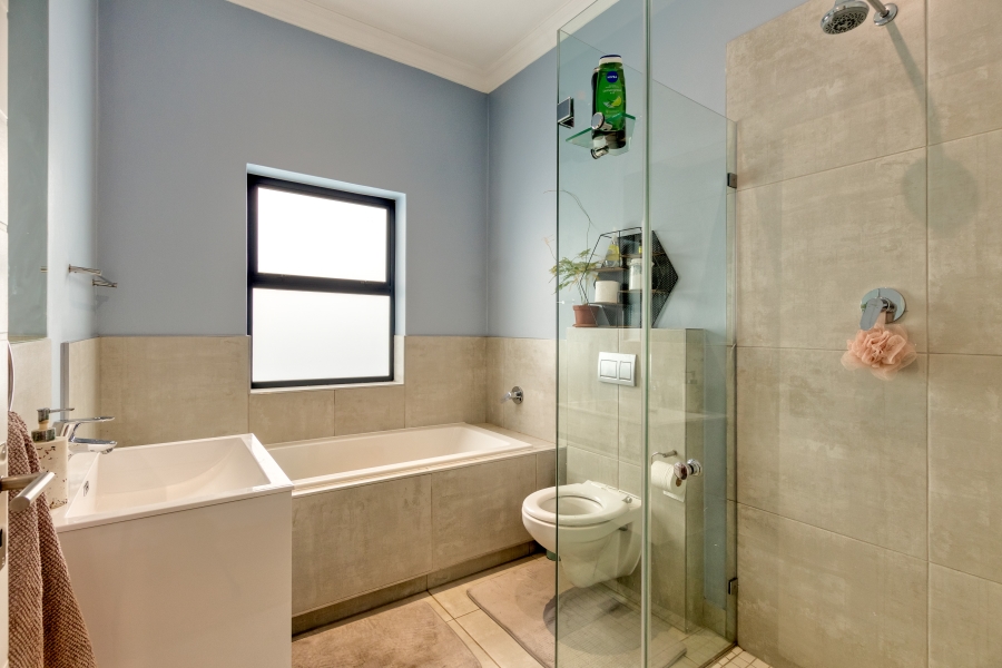 To Let 4 Bedroom Property for Rent in Aan de Wijnlanden Western Cape